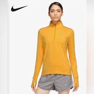Nike Women's NIKE ELEMENT 1/2 ZIP SHIRT
